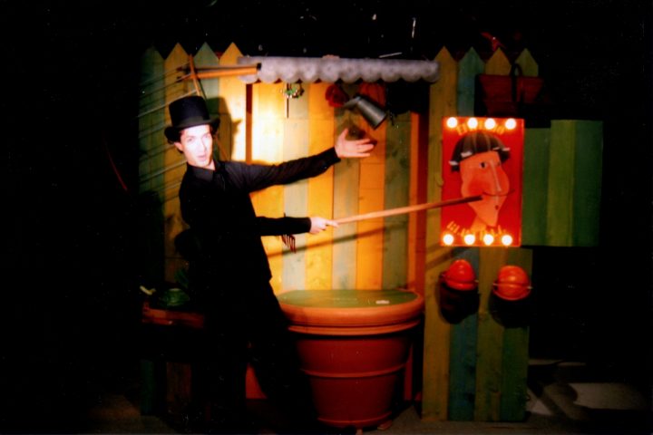 Présentation – Salsifis Cirque – Un spectacle de marionnettes par le Théâtre Billenbois